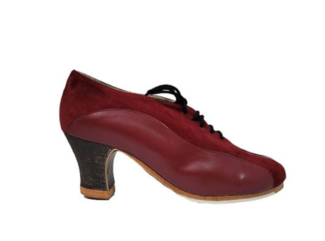 Flamenco Shoes from Begoña Cervera. Model: Ova